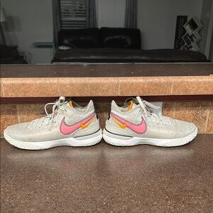 Stylish Women's Sneakers in Gray and Pink